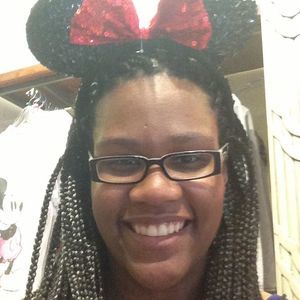 Meet your Posher, Leila